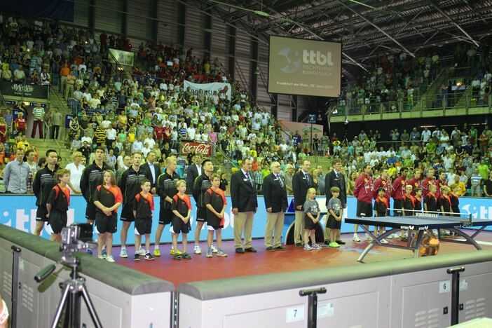 Die Hauptdarsteller Fulda und Düssldorf bei der Begrüßung.