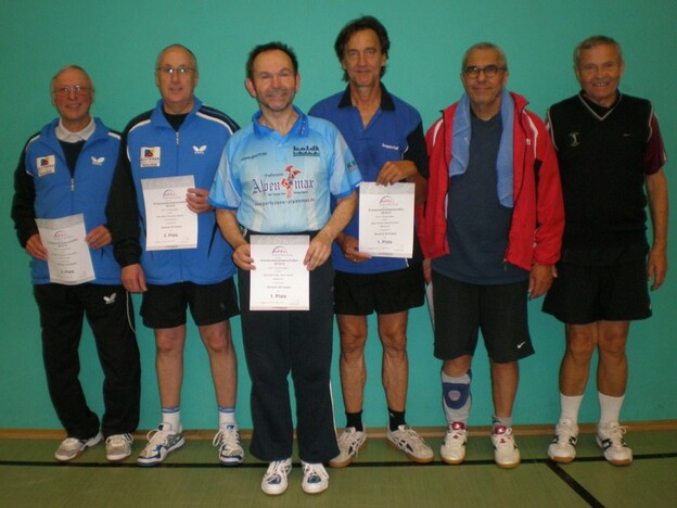 Senioren 60 Doppel (v.l.): 2. Manfred Emmerich/Walter Seth (TV Grüningen), 1. Klaus Geschwill/Reiner Maier (Gießener SV), 3. Siegfried Sporer/Karl-Heinz Hinn (TSV Allendorf/Lda./TSV Lang-Göns).