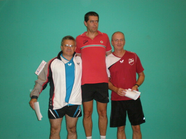 Senioren 50 Einzel (v.l.): 2. Andrzej Janicki (TSF Heuchelheim), 1. Claus Boller (TSG Wieseck), 3. Volker Arnold (TSG Wieseck). (Foto: Günter Laub)