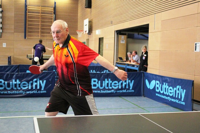 Helmut Spies unterlag im entscheidenden Spiel 9:11 im fünften Satz gegen Thomas Alt.