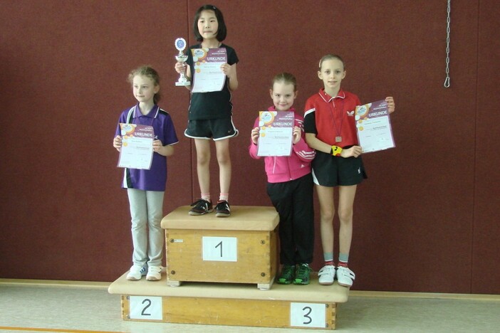 Mädchen Altersklasse 3 (v.l.): 2. Sina Mattern (Gießen), 1. Hanna Hwang (Fernwald), 3. Angelina Morsch (Gießen), 4. Vanessa Trenschel (Climbach).