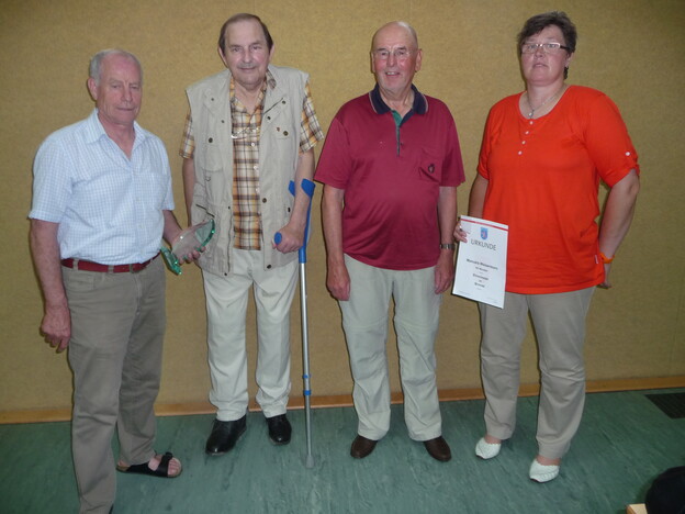 Geehrt für ihre langjährigen Verdienste wurden beim Kreistag in Rüddingshausen (v.l.): Jürgen Adams, Volker Berg, Jost-Eckhard Armbrecht und Manuela Weisenborn.