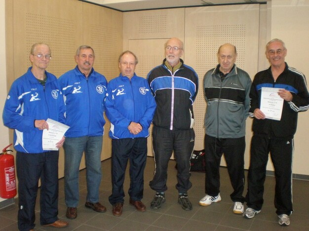 Ü70-Herren - Zweiter TV Kesselstadt, Dritter TV Roßdorf (v.l.): Hartmut Schnell, Kurt Schmid, Reinhard Schmitt, Klaus Löhnert, Alwin Eckert, Heinz Klamann. (Foto Günter Laub)