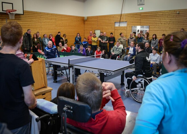 Show-Wettkampf mit Nationaltrainer Charly Weber (links) und Vize-Weltmeister Selcuk Cetin in der Sporthalle der Caritas Werkstätten Fulda